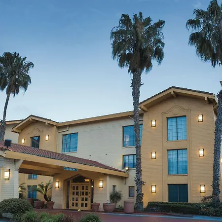 La Quinta Inn & Suites By Wyndham Ventura-2