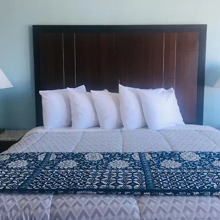Dolphin Cove Motel-3