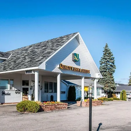 Quality Inn & Suites Mackinaw City Beachfront-3