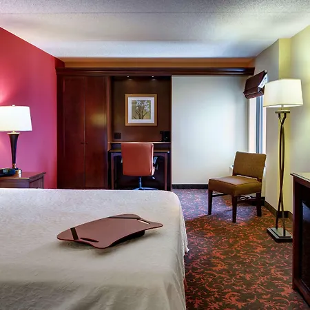 Hampton Inn Chambersburg-2