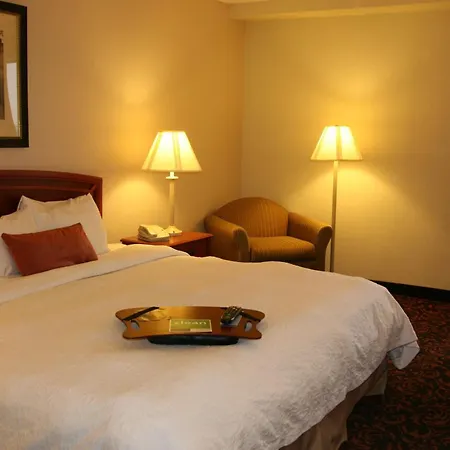Hampton Inn Woodbridge-2
