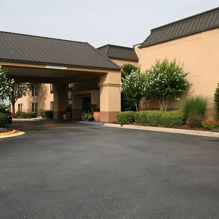 Hampton Inn Perry-2