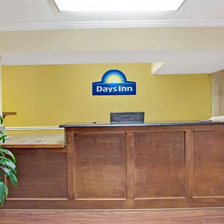 Days Inn By Wyndham Marietta White Water-3