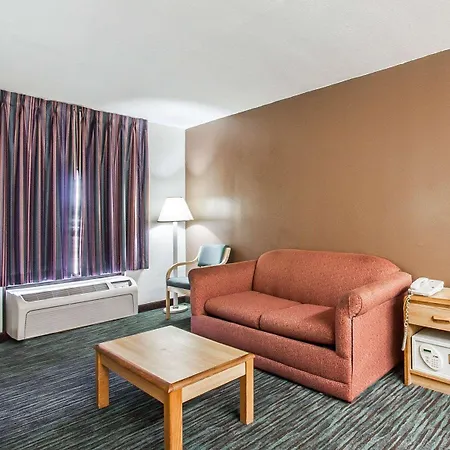 Econo Lodge Inn & Suites Jackson Northwest-2