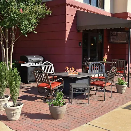 Hampton Inn & Suites Alexandria-3