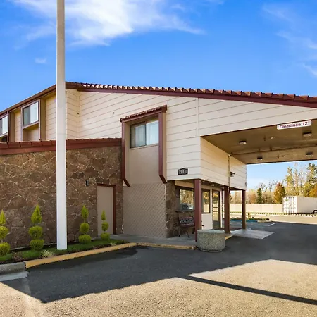 Ramada By Wyndham Medford Airport North-3