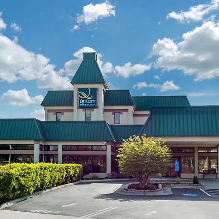 Quality Inn & Suites Olde Town-3