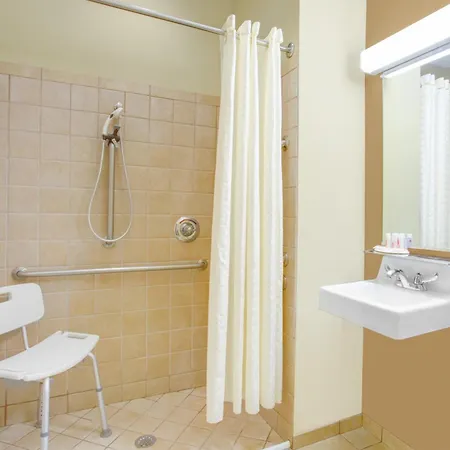 Microtel Inn & Suites By Wyndham Harrisonburg-3
