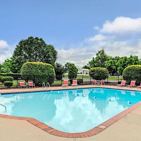 Ramada By Wyndham Murfreesboro-2