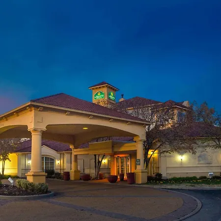 La Quinta By Wyndham St. Louis Westport-2