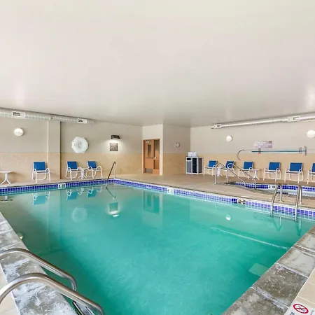Legend Hotel Minot-3