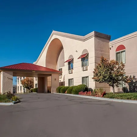 Quality Inn & Suites Farmington-3