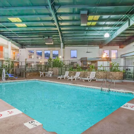 Howard Johnson By Wyndham Conway-3