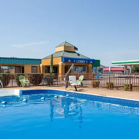 Days Inn By Wyndham Dickson-3