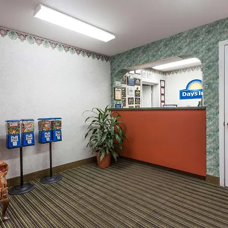Days Inn By Wyndham Dickson-2