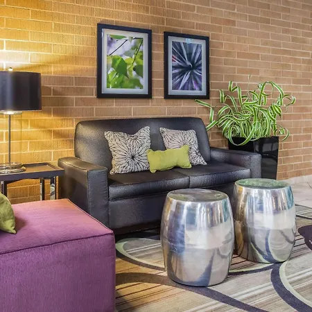 La Quinta Inn By Wyndham Oshkosh-3