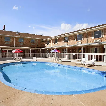 Ramada By Wyndham Sioux City-3