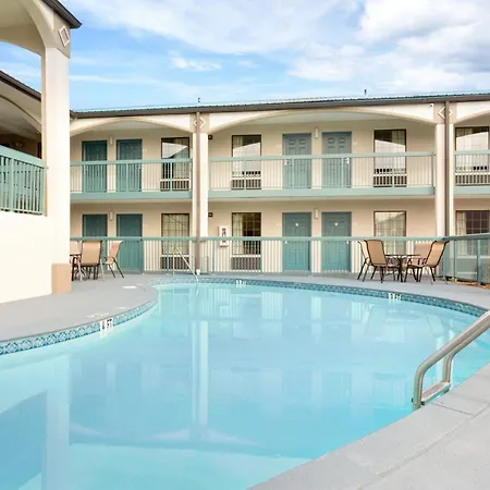 Baymont By Wyndham Gallatin-3