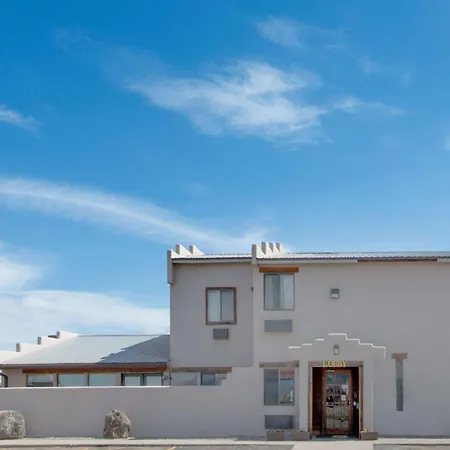 Super 8 By Wyndham Taos-2