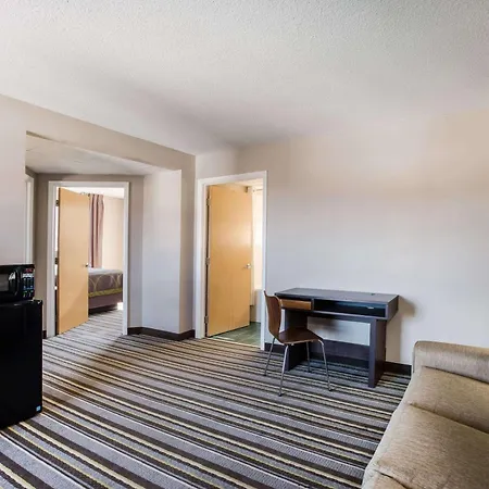 Super 8 By Wyndham Sevierville Riverside-2