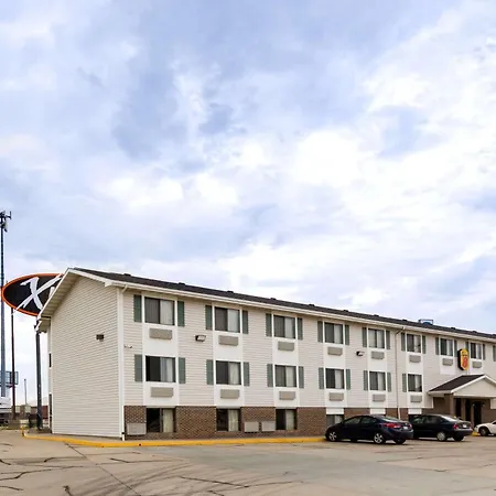 Super 8 By Wyndham Hays Ks-2