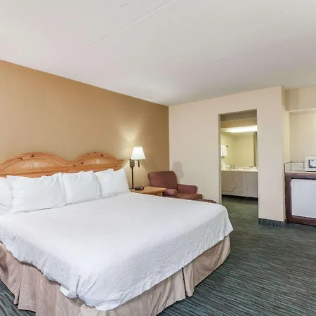Ramada By Wyndham Lebanon-2