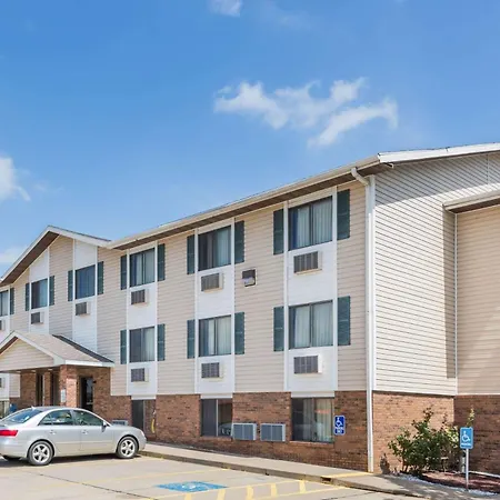 Super 8 By Wyndham Manhattan Ks-2