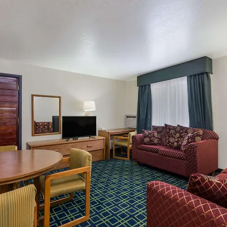 Super 8 By Wyndham Ruidoso-2