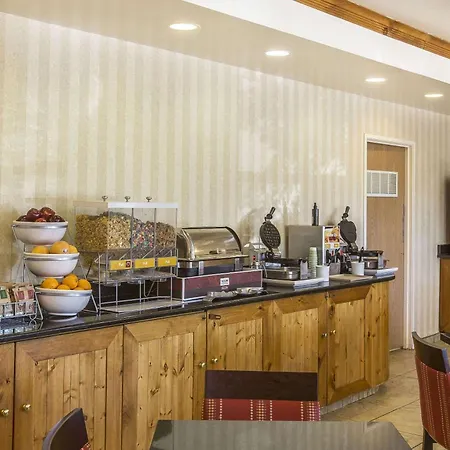 Comfort Suites Summit County-2