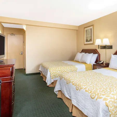 Days Inn By Wyndham College Park-2