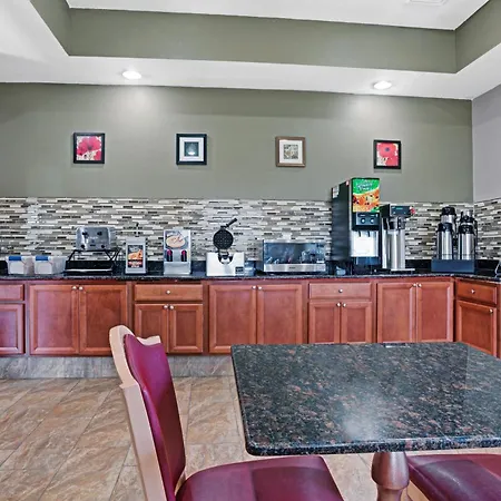 Travelodge By Wyndham Iowa City-3