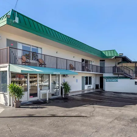 Econo Lodge Conway Central-3