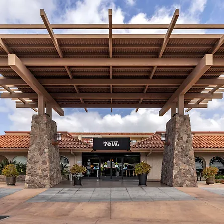 Best Western Plus Thousand Oaks Inn-3