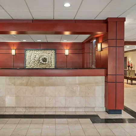 Best Western Plus Milwaukee Airport Hotel & Conference Center-2