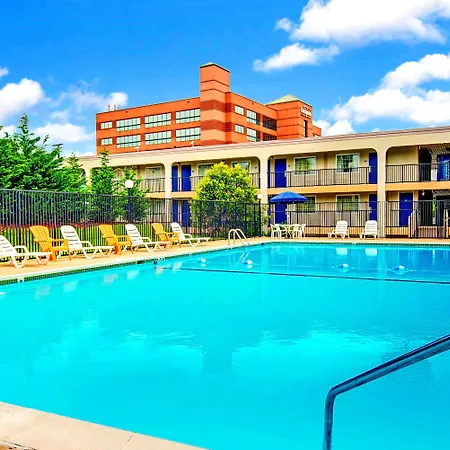 Days Inn By Wyndham Towson-3