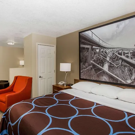 Super 8 By Wyndham Altoona-3