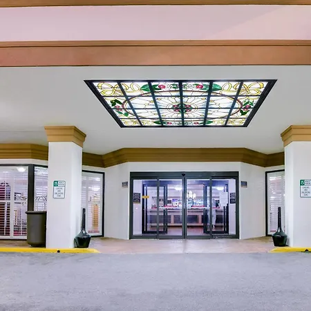 Ramada By Wyndham Metairie New Orleans Airport-2