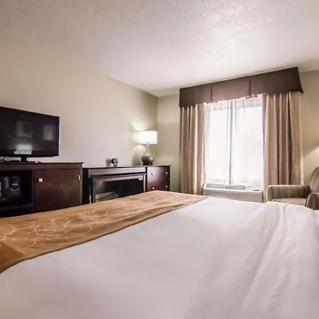 Quality Suites St. Joseph-3