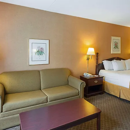 Clarion Inn Fairmont-3