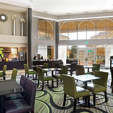 La Quinta By Wyndham Macon-2