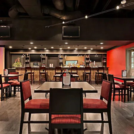 Ramada By Wyndham Clarion-2