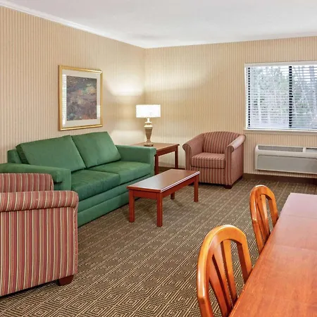 La Quinta By Wyndham Stevens Point-3