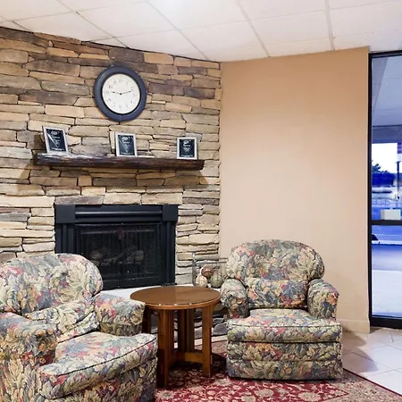 Ramada By Wyndham Watertown Thousand-2