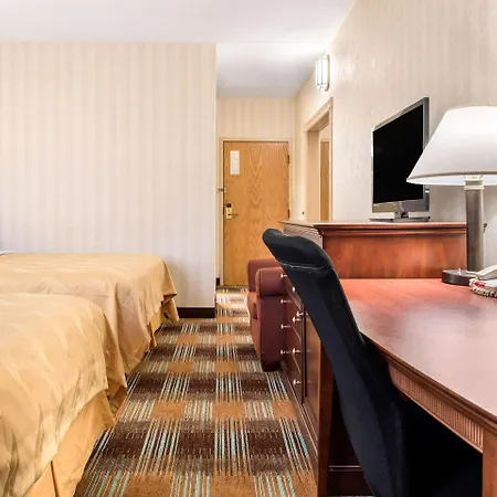 La Quinta Inn & Suites By Wyndham Miamisburg Dayton South-2