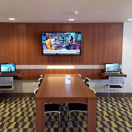 Microtel Inn & Suites By Wyndham Bellevue-2