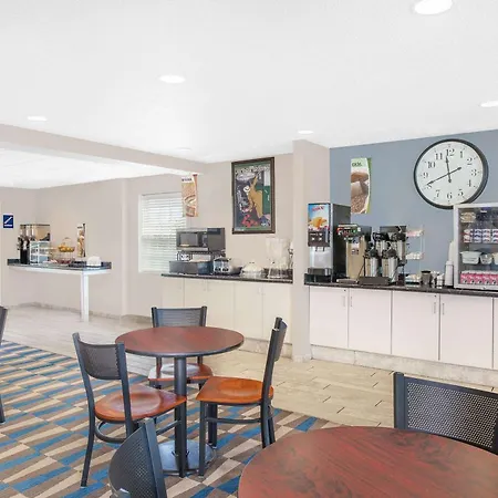 Microtel Inn And Suites Clear Lake-3