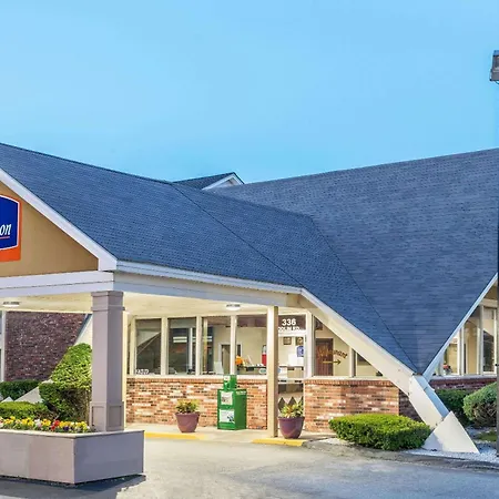 Howard Johnson By Wyndham Bangor-3
