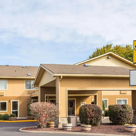 Super 8 By Wyndham Lagrande-3