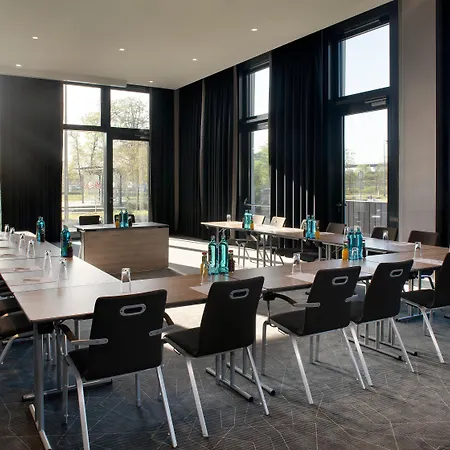 Holiday Inn Frankfurt Airport By Ihg-3