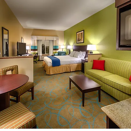 Hampton Inn & Suites Red Bluff-2